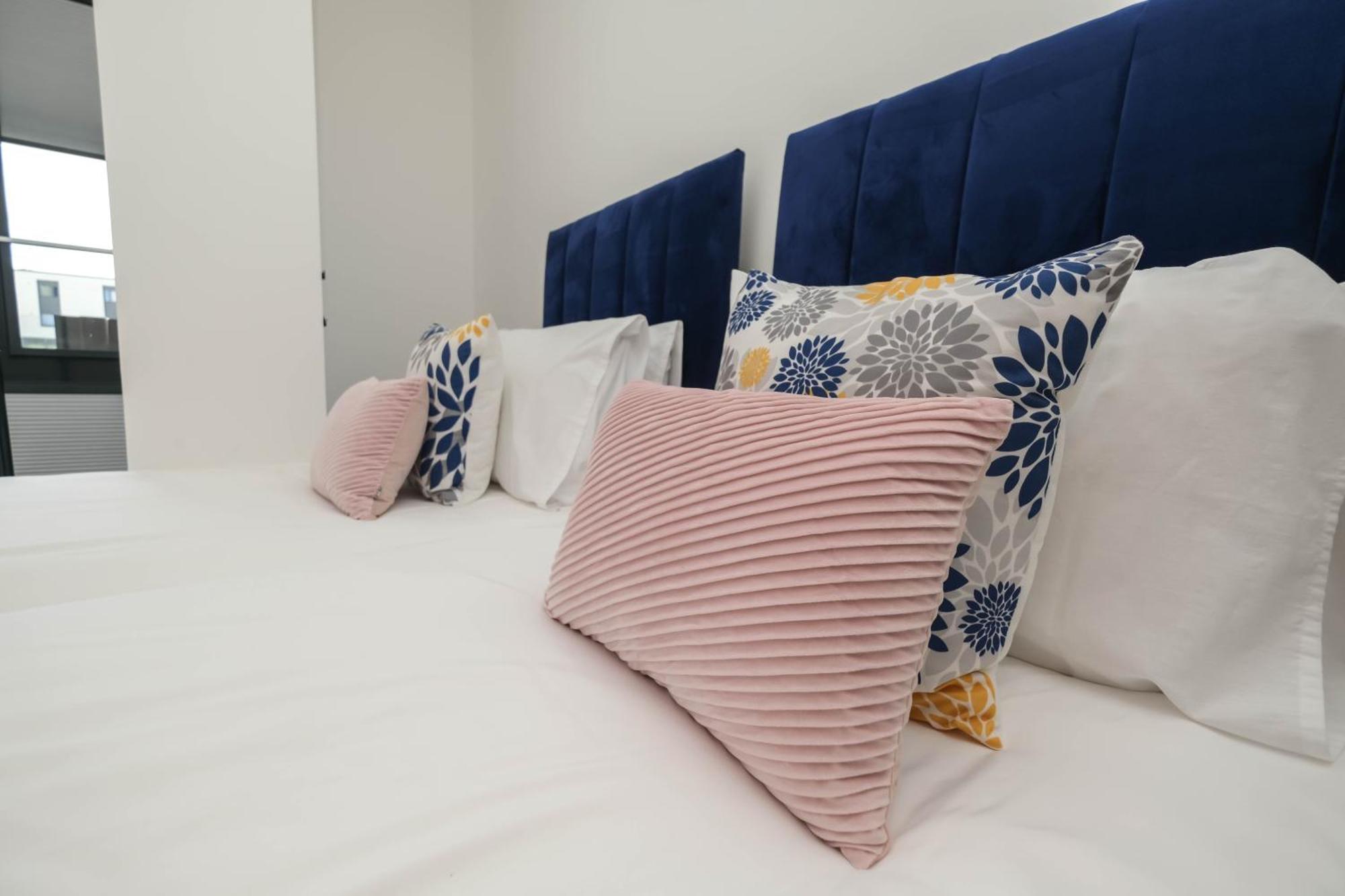 Brand New 2 Bedroom Apartment Centre Of Солихалл Экстерьер фото