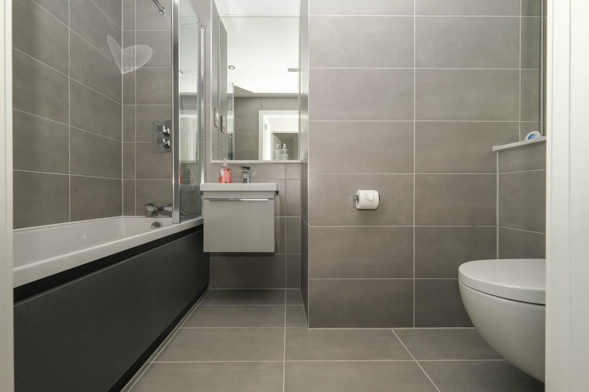 Brand New 2 Bedroom Apartment Centre Of Солихалл Экстерьер фото